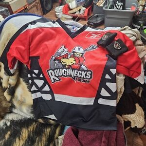 CALGARY ROUGHNECKS ADULT SMALL JERSEY+ WRISTBANDS